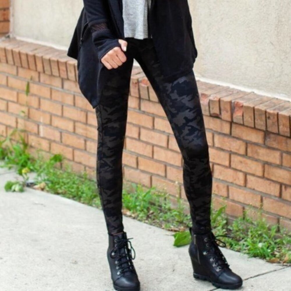 Rachel Zoe camo leggings high‎ waist tummy control